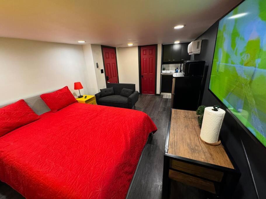 New Tiny Uptown Apartment